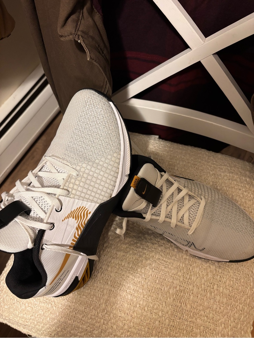 Nike Men’s White and Gold Performance Sneakers